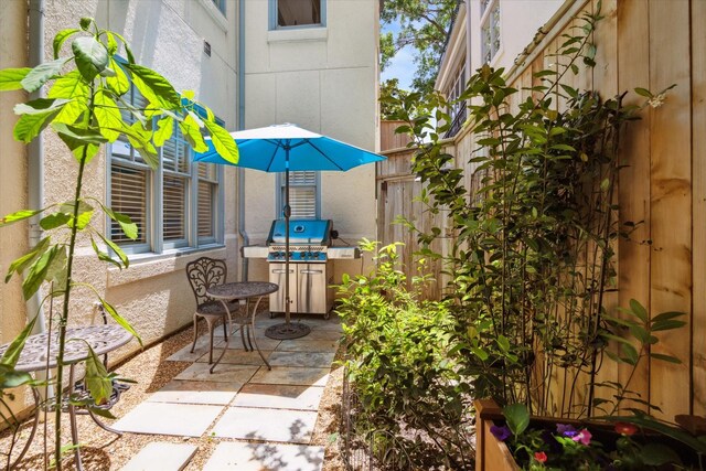 2207 Dunraven Ln, Houston, TX 77019 - view of patio / terrace with grilling area