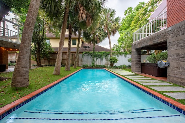3211 Pittsburg St, West University Place, TX 77005 - view of swimming pool featuring a fenced backyard and a hot tub