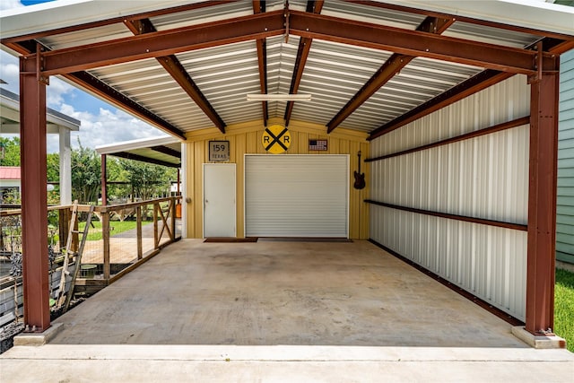 210 N Scott St, Fayetteville, TX 78940 - view of garage