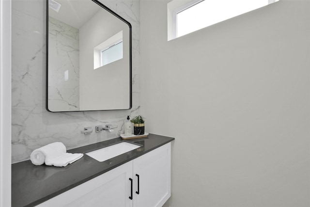 2808 Cary St Unit B, Houston, TX 77003 - bathroom featuring vanity