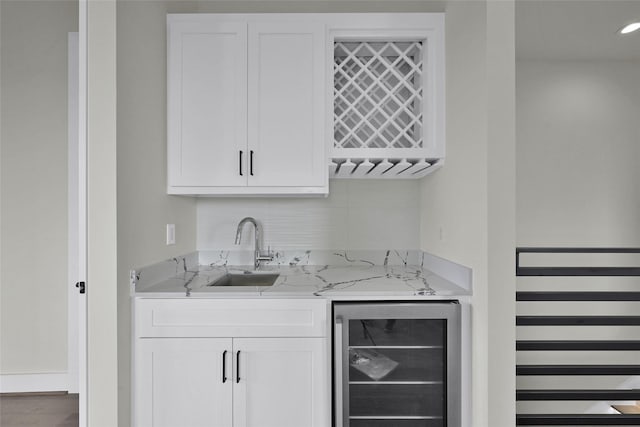 2808 Cary St Unit B, Houston, TX 77003 - indoor wet bar with beverage cooler and tasteful backsplash