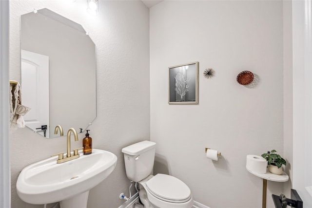 13110 Mid Stocket Dr, Humble, TX 77346 - half bath with toilet and a sink