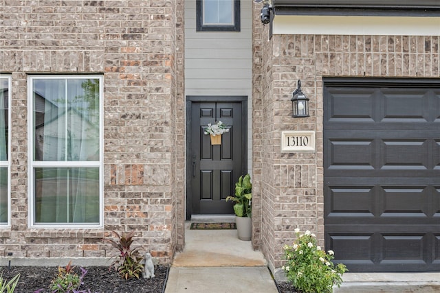 13110 Mid Stocket Dr, Humble, TX 77346 - entrance to property featuring a garage