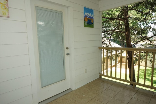 11822 Bandlon Dr, Houston, TX 77072 - property entrance with a balcony