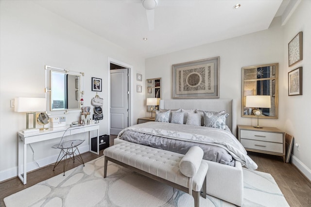 1409 Post Oak Blvd Unit 2204, Houston, TX 77056 - bedroom with wood finished floors, a desk, and recessed lighting