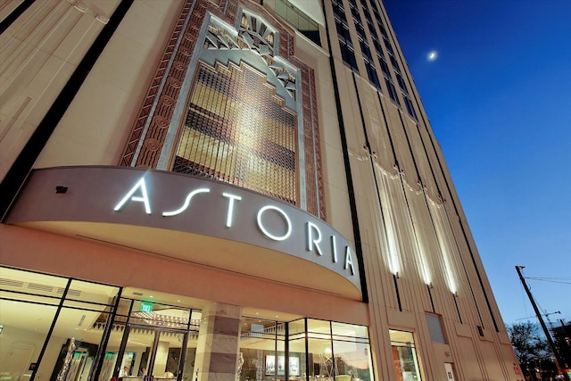 1409 Post Oak Blvd Unit 2204, Houston, TX 77056 - view of building exterior