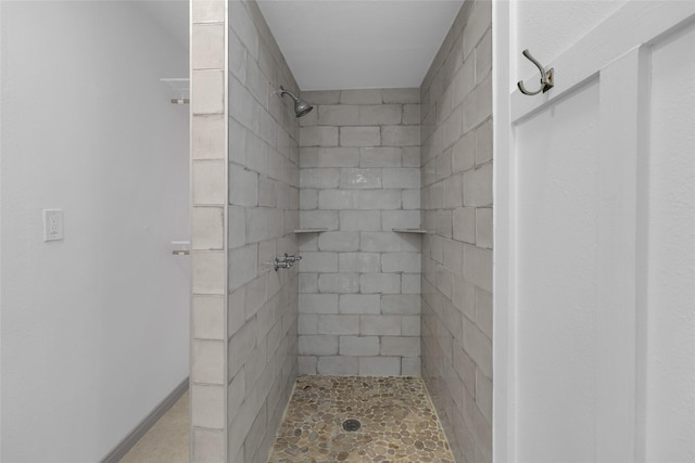 2934 Robertson St, Houston, TX 77009 - full bathroom featuring tiled shower