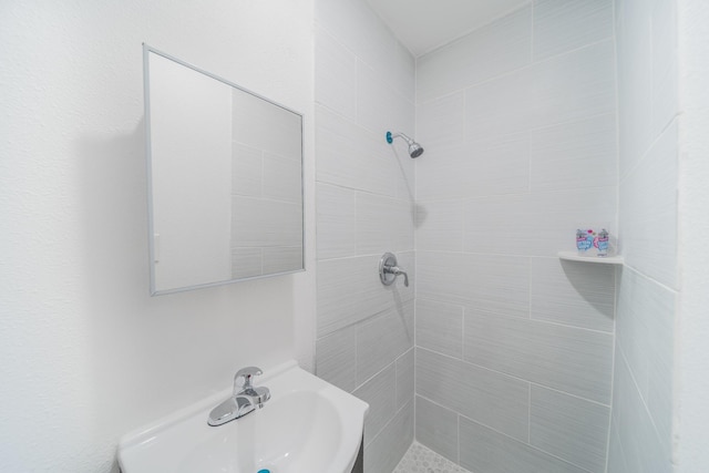 6307 Westover St, Houston, TX 77087 - full bathroom with a tile shower