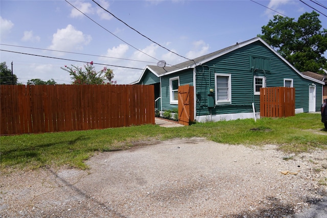 6803 6th St, Hitchcock, TX 77563 - view of side of home