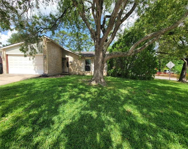 6335 Hollow Pines Dr, Houston, TX 77049 - photo 1