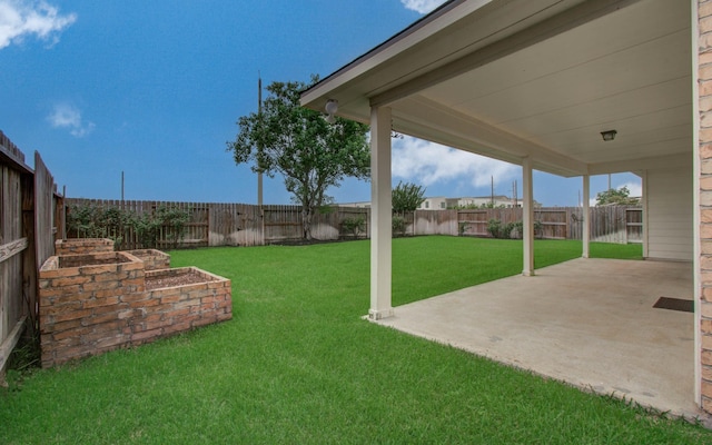 11610 Cross Spring Dr, Pearland, TX 77584 - fenced backyard featuring a patio