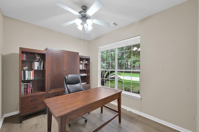 2 Colewood Ct, The Woodlands, TX 77382 - photo 4