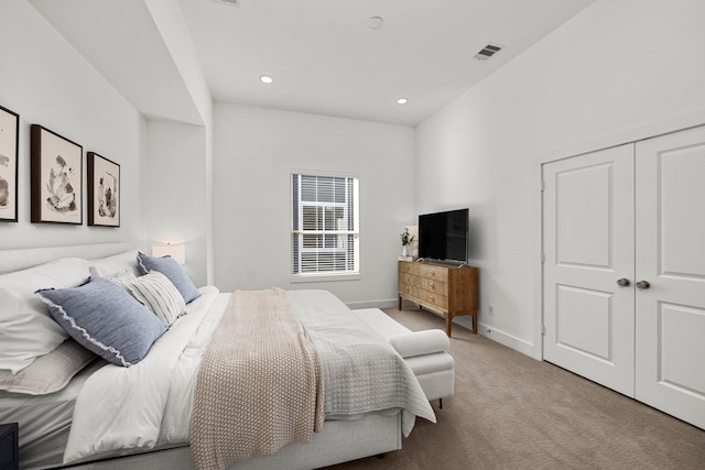 1546 W Tidwell Rd, Houston, TX 77091 - bedroom with carpet, recessed lighting, and a closet