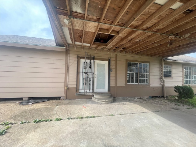 2010 King St, Houston, TX 77026 - property entrance with roof with shingles