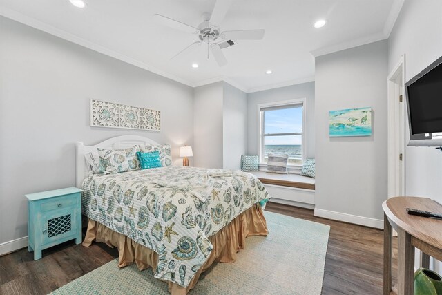 19623 Shores Dr, Galveston, TX 77554 - bedroom featuring dark wood-style floors, crown molding, recessed lighting, and a ceiling fan