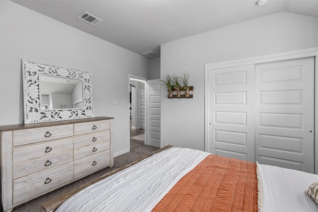 5311 Latigo Ct, Alvin, TX 77511 - bedroom featuring a closet and vaulted ceiling