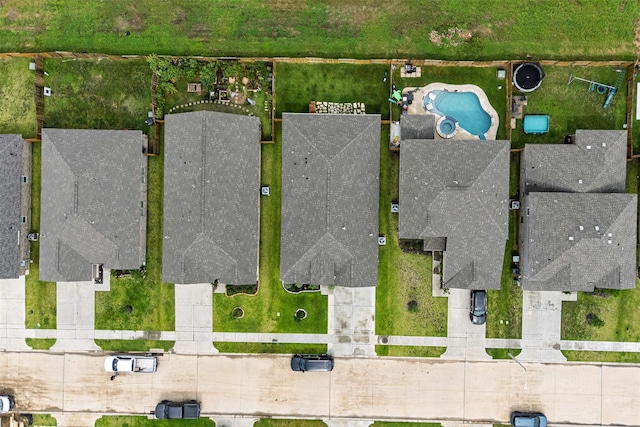 5311 Latigo Ct, Alvin, TX 77511 - bird's eye view of a pool