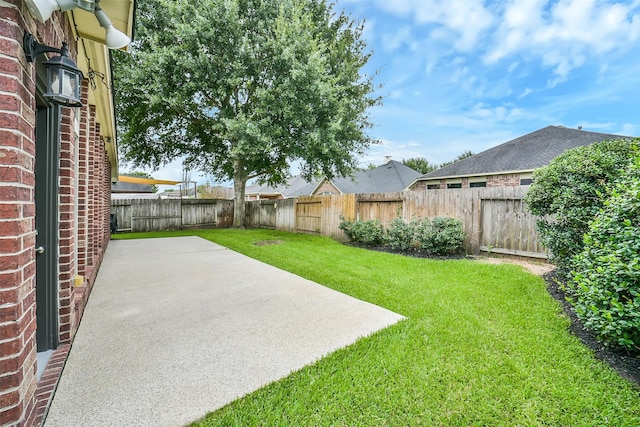 2531 Llano Springs Dr, Katy, TX 77494 - fenced backyard with a patio area
