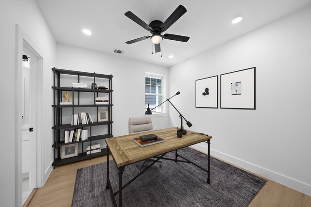 1305 Amundsen St N, Houston, TX 77009 - office area featuring ceiling fan, light wood-type flooring, and recessed lighting