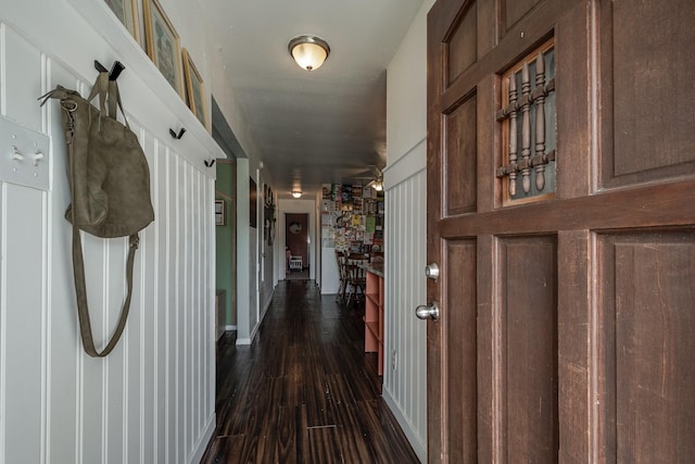 322 S Carroll, La Porte, TX 77571 - hall featuring dark wood-style floors