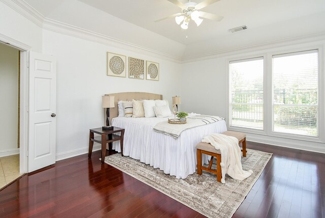 7010 Mcclellan Ln, Sugar Land, TX 77479 - bedroom featuring dark wood-type flooring and a ceiling fan