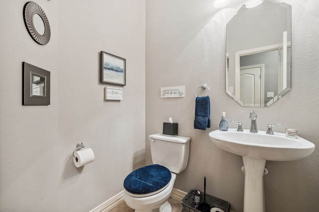 1114 Commons Waterway Dr, Huffman, TX 77336 - half bath with toilet and baseboards