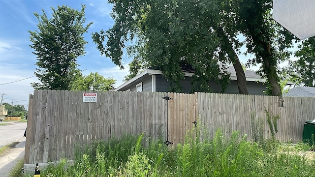 8507 Lockwood Dr, Houston, TX 77016 - photo 9