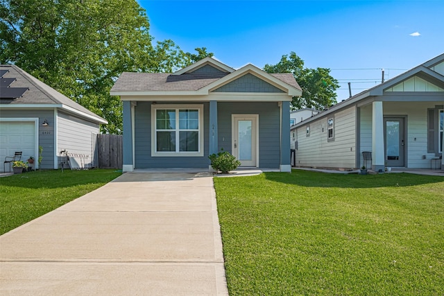 6418 Gresham St, Wallis, TX 77485 - view of front of property featuring covered porch and concrete driveway