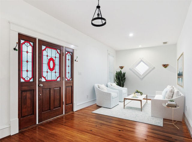 208 E 12th St, Houston, TX 77008 - entrance foyer with wood finished floors and recessed lighting