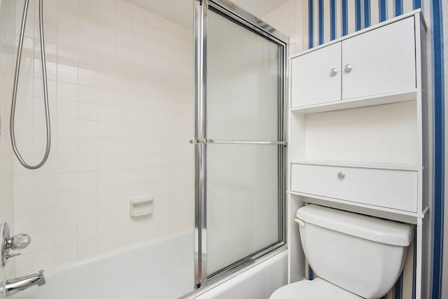 14911 Wunderlich Dr Unit 211, Houston, TX 77069 - bathroom with enclosed tub / shower combo and wallpapered walls