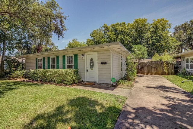 123 Marlin Ave, Galveston, TX 77550 - photo 4