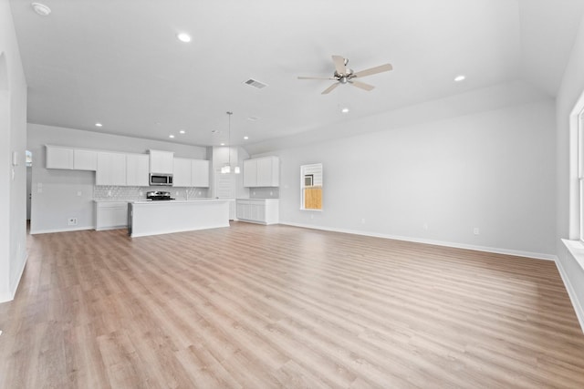 11833 Whirlaway Dr, Willis, TX 77318 - photo 2