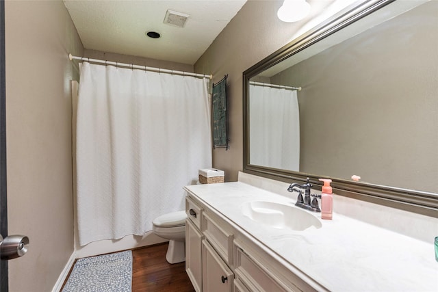 15631 Fir Rd, Santa Fe, TX 77517 - full bath with vanity and wood finished floors