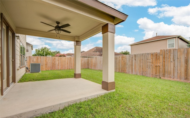 7255 Liberty Mesa Ln, Houston, TX 77049 - fenced backyard featuring ceiling fan and a patio