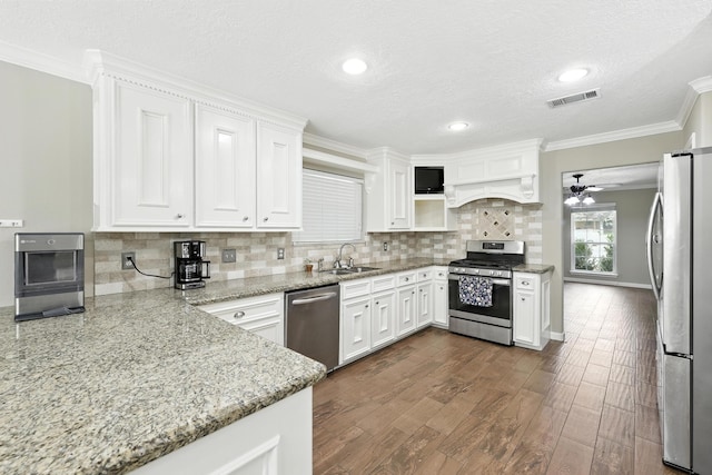 204 Edgewood St, Baytown, TX 77520 - photo 8