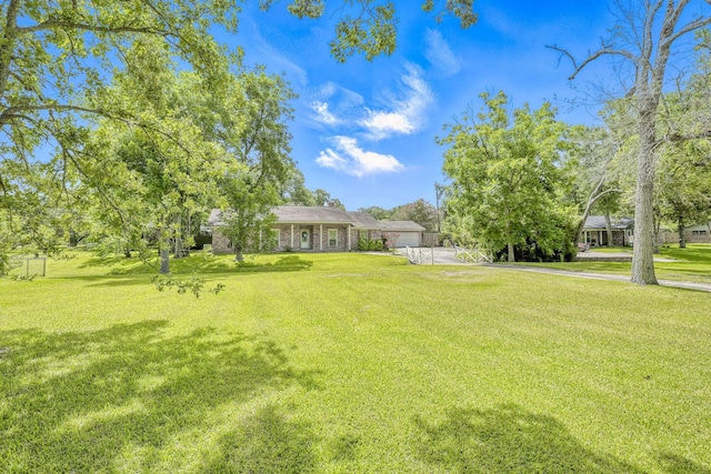 204 Edgewood St, Baytown, TX 77520 - photo 2