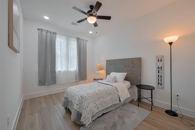 776 Mansfield St, Houston, TX 77091 - bedroom featuring wood finished floors, recessed lighting, and ceiling fan