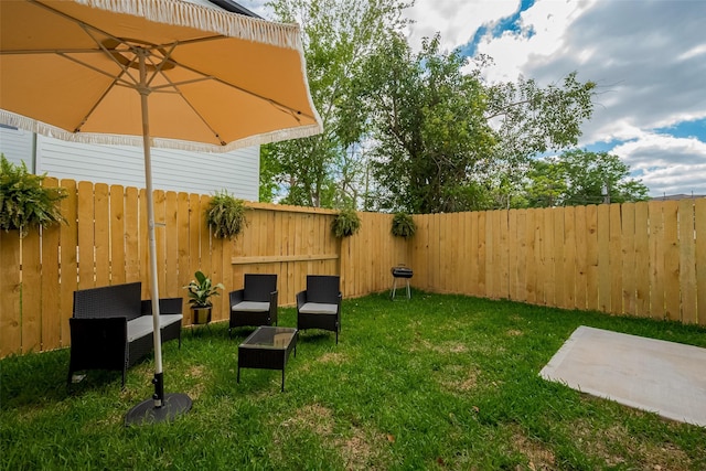 776 Mansfield St, Houston, TX 77091 - fenced backyard featuring a patio area