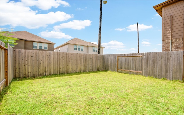 527 Dr Martin Luther King Jr Dr Unit D, La Porte, TX 77571 - view of fenced backyard