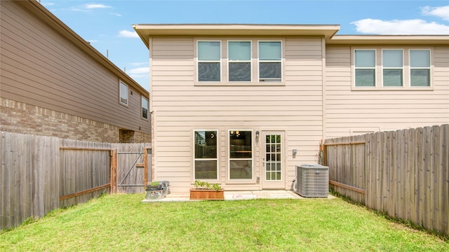 527 Dr Martin Luther King Jr Dr Unit D, La Porte, TX 77571 - rear view of house with a fenced backyard