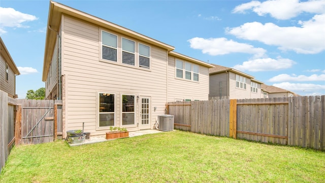 527 Dr Martin Luther King Jr Dr Unit D, La Porte, TX 77571 - back of house with a fenced backyard