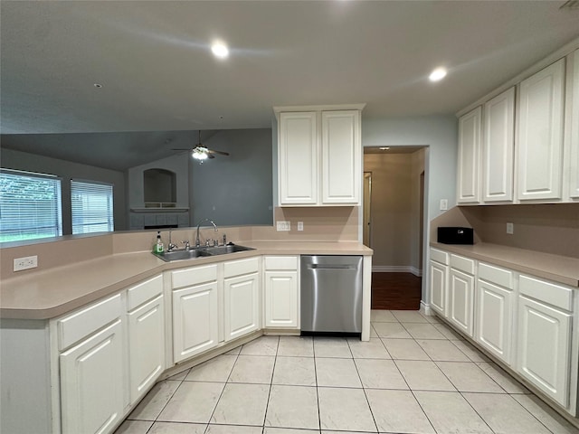 12807 Stratford Heights Dr, Sugar Land, TX 77498 - kitchen featuring dishwasher, a peninsula, ceiling fan, light countertops, and recessed lighting