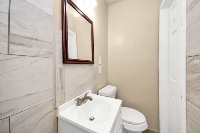 9417 Fairland Dr, Houston, TX 77051 - bathroom with vanity and toilet