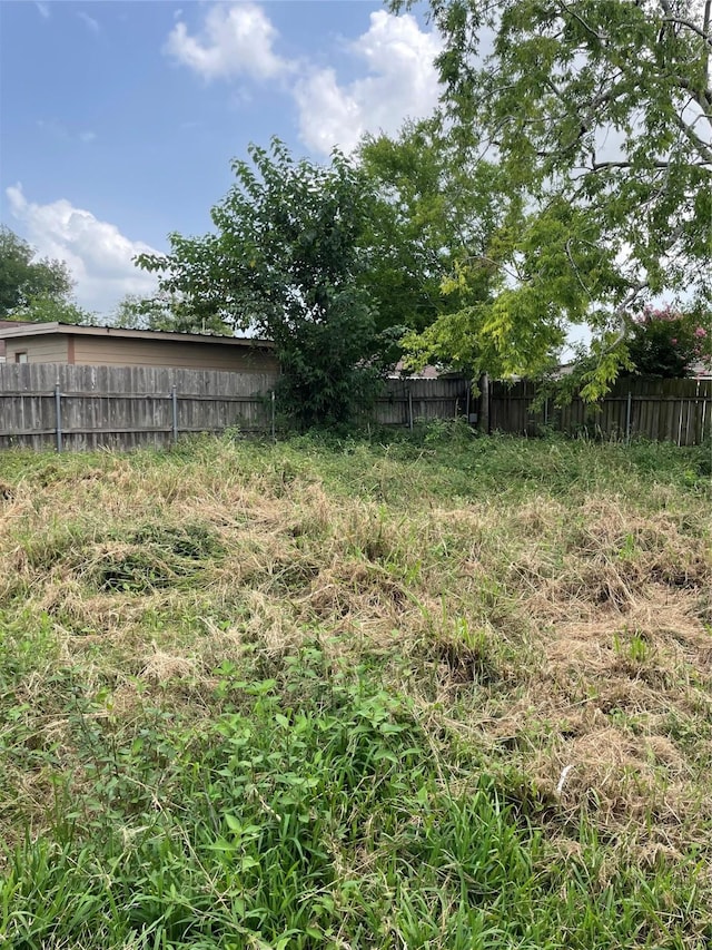 814 Deercrest St, Channelview, TX 77530 - view of yard