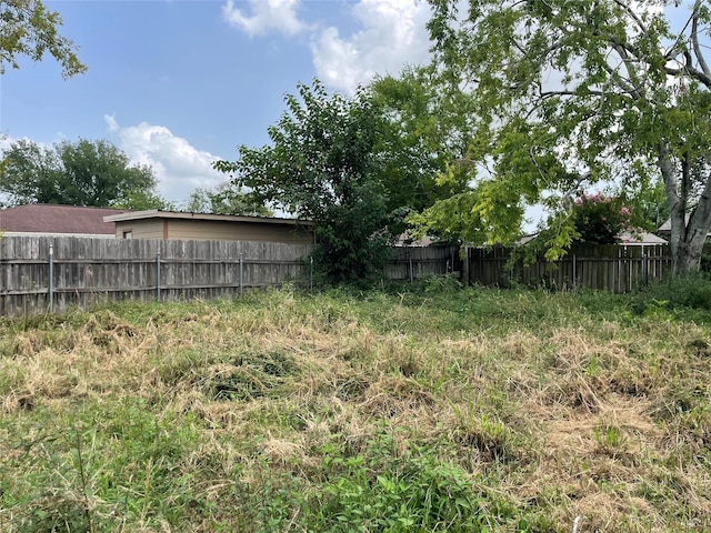 814 Deercrest St, Channelview, TX 77530 - view of yard