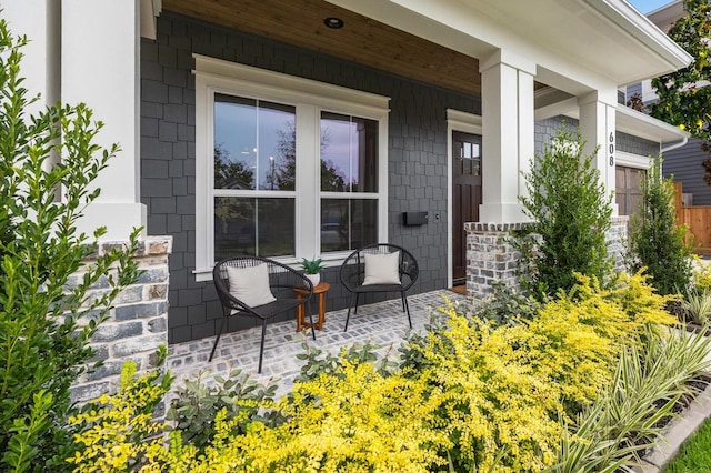 608 E 25th St, Houston, TX 77008 - property entrance with covered porch and stone siding