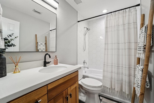 87 E Greenhill Terrace Pl, The Woodlands, TX 77382 - bathroom with vanity, shower / bathtub combination with curtain, recessed lighting, and a textured wall