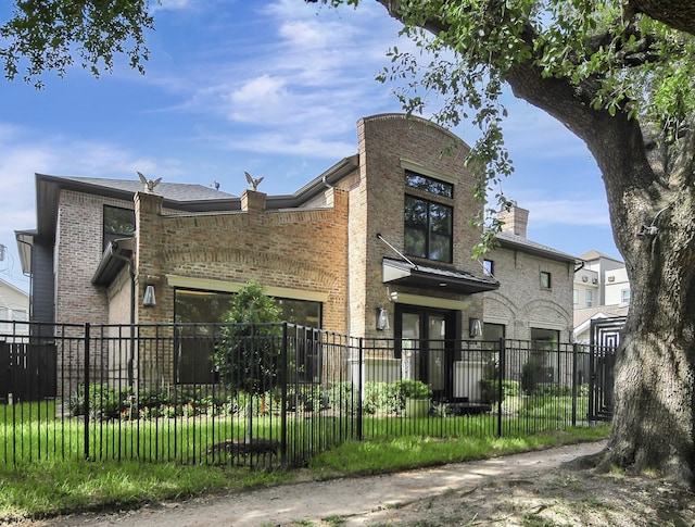4316 Dickson St, Houston, TX 77007 - view of property featuring a fenced front yard
