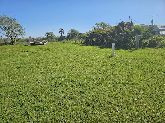 1102 Tuna Dr, Crystal Beach, TX 77650