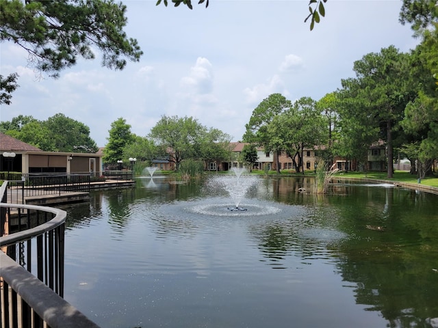 5801 Lumberdale Rd Unit 226, Houston, TX 77092 - water view
